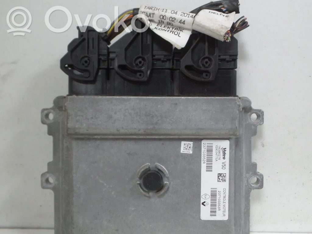 Renault Clio IV Engine control unit/module 