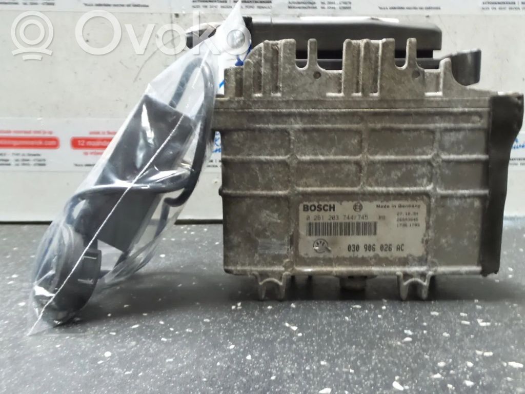 Volkswagen Polo III 6N 6N2 6NF Engine control unit/module 