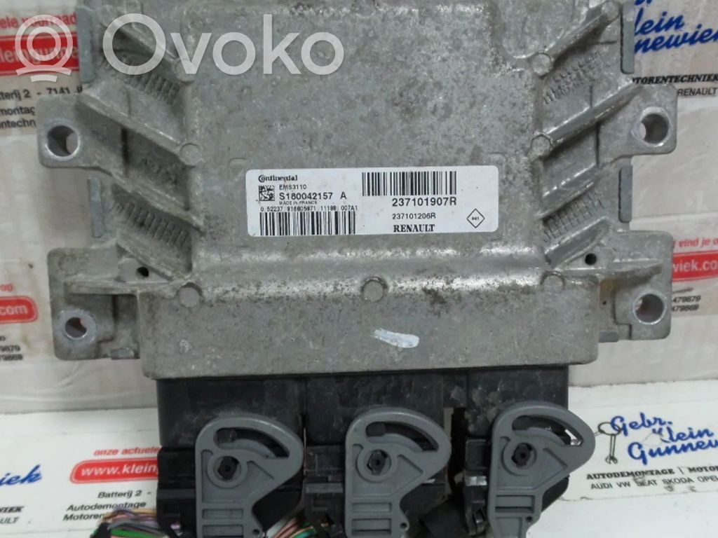 Renault Clio III Engine control unit/module 