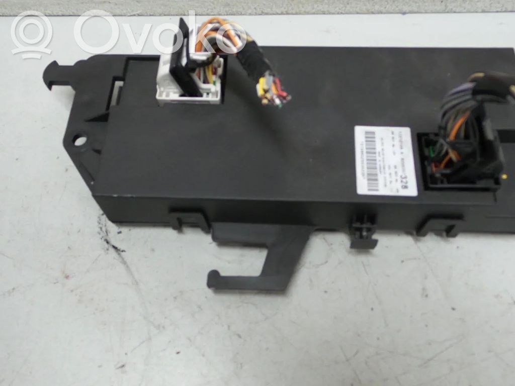 Other control units/modules   8200357328,P9X701