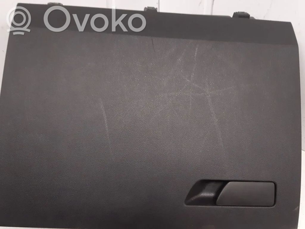 Seat Leon (5F) Daiktadėžės (bordačioko) komplektas 