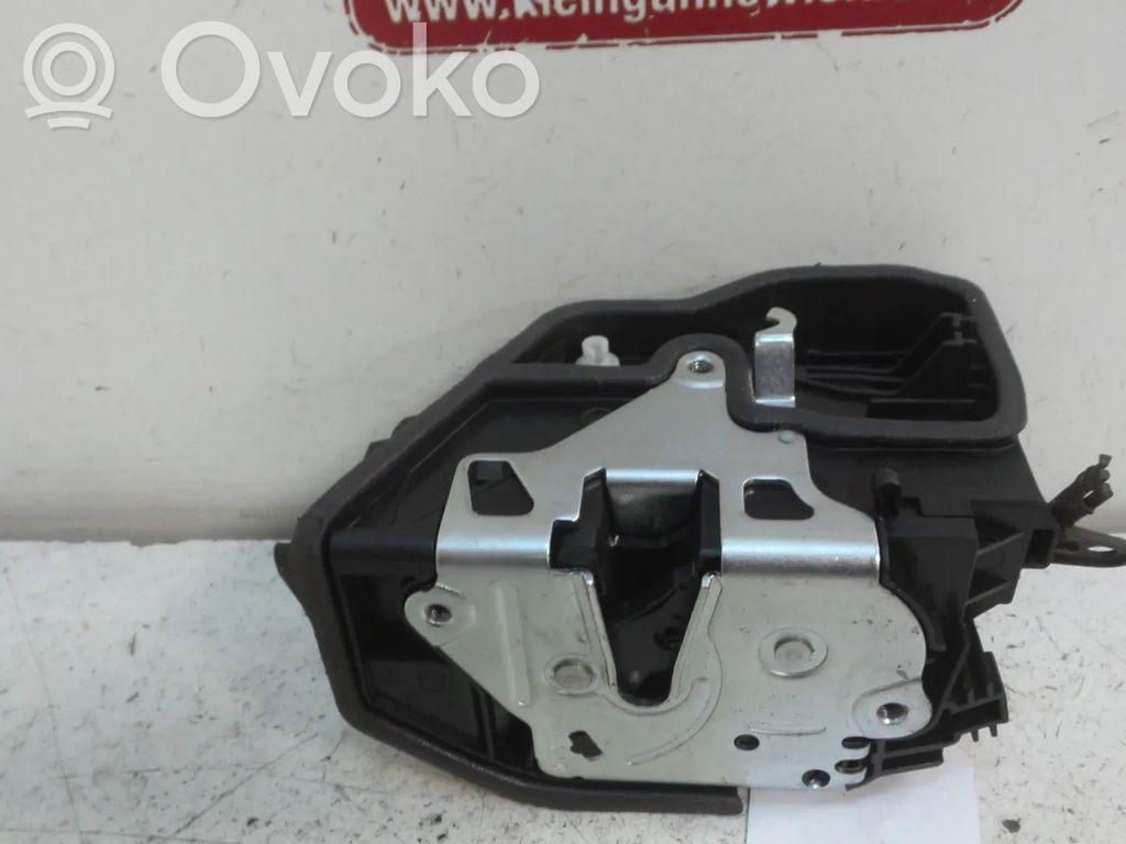 Rear door lock   7229459