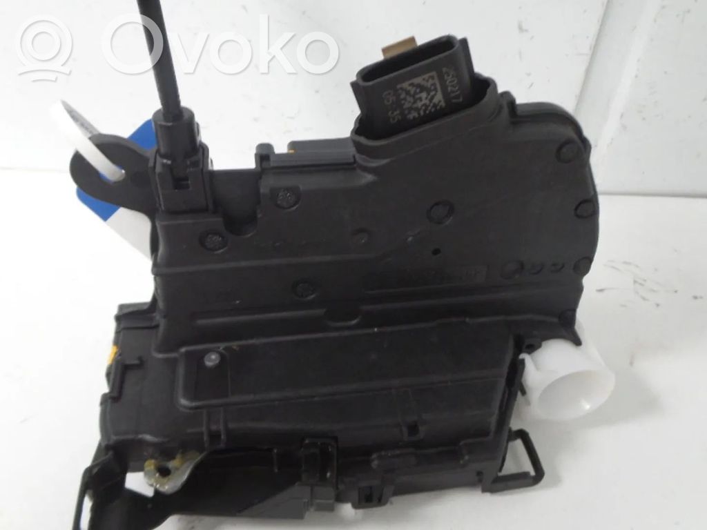 Renault Clio IV Etuoven lukko 