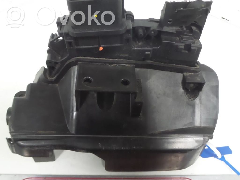 Ford B-MAX Priekšpusē slēdzene 