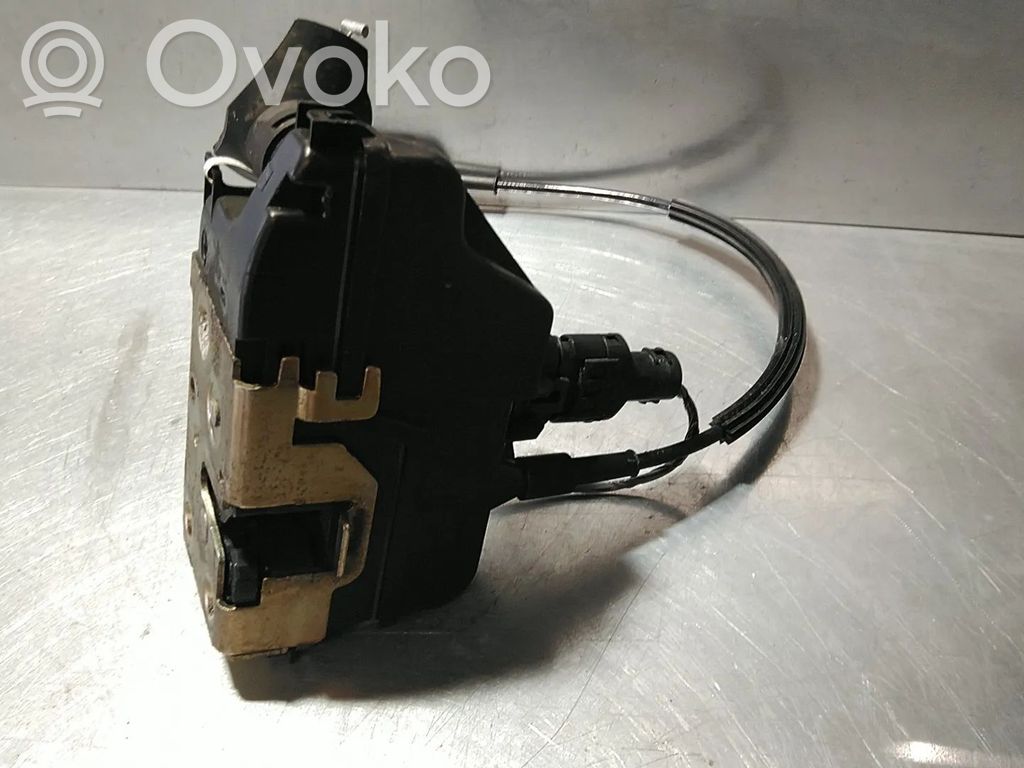 Etuoven lukko