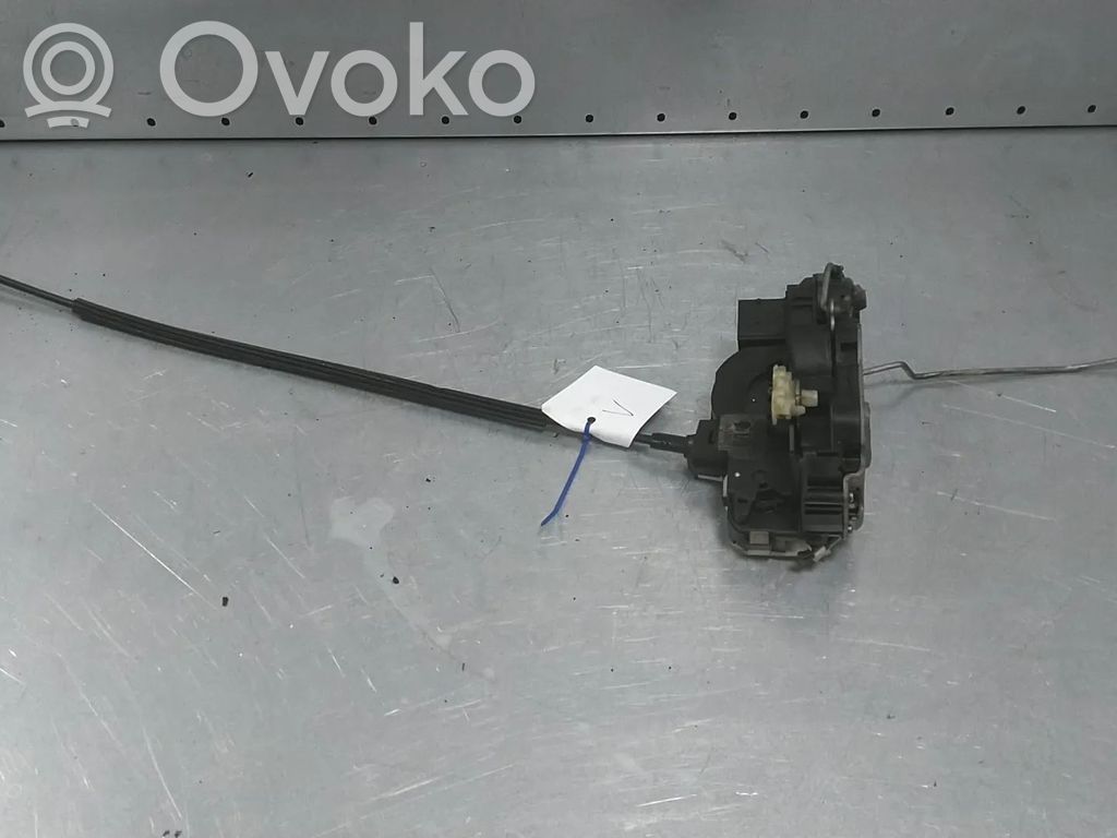 Opel Insignia A Front door lock 