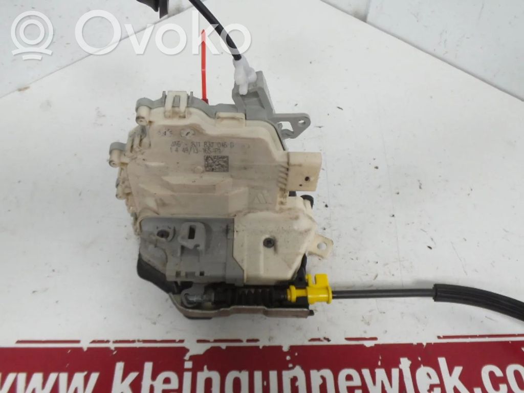 Audi A5 8T 8F Zamek drzwi przednich 