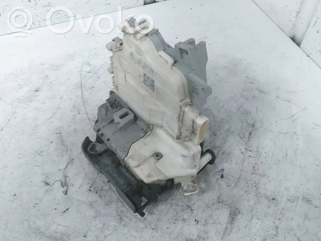 Audi A4 S4 B8 8K Zamek drzwi przednich 