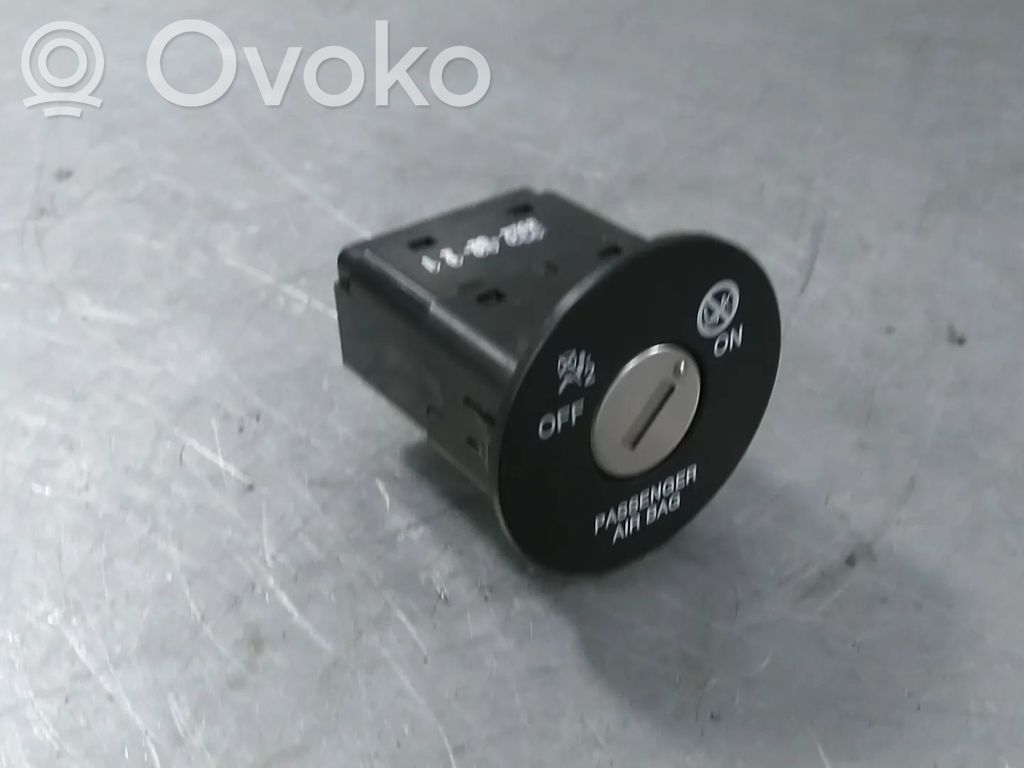 Hyundai Kona I Interruptor de encendido/apagado del airbag de pasajero 