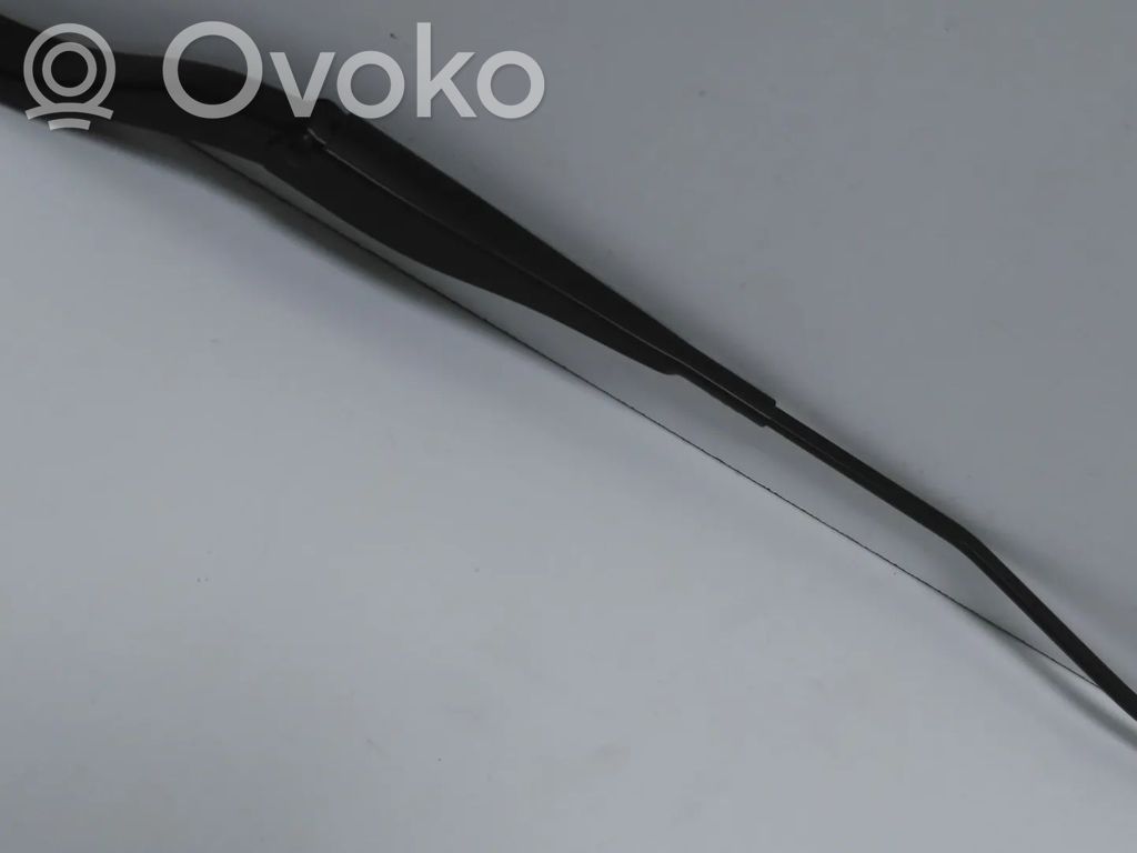 Dacia Duster II Brazo del limpiaparabrisas delantero 