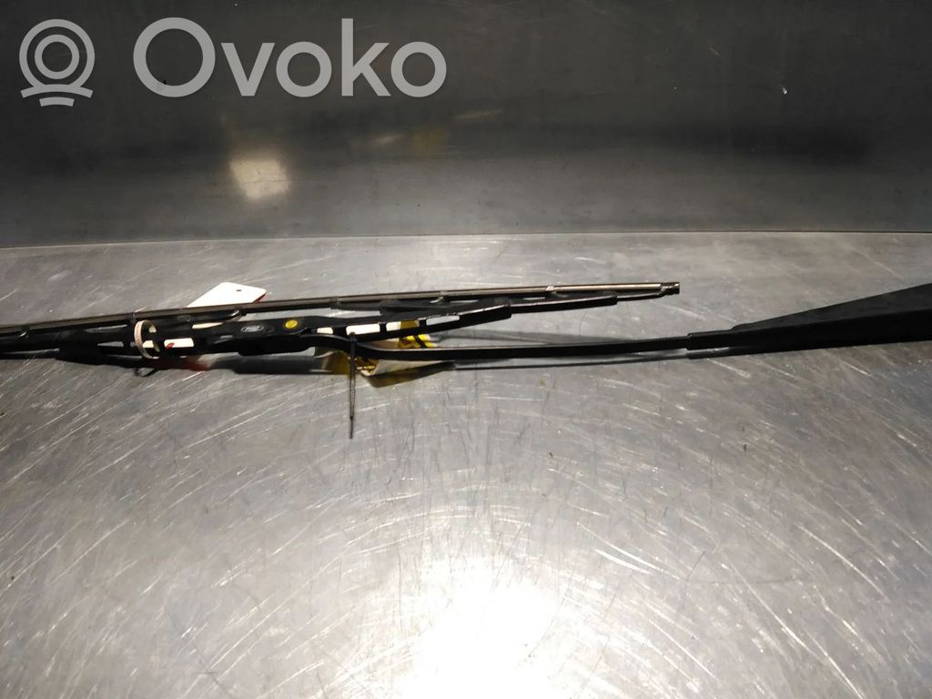 Ford Fiesta Front wiper blade arm 