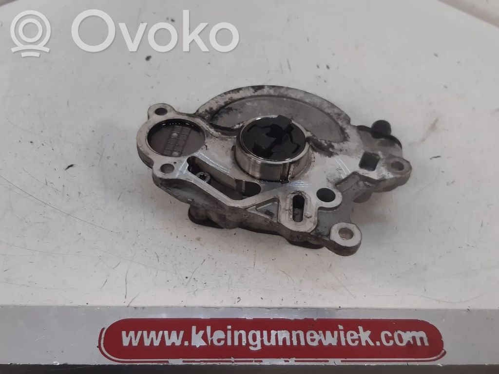 Volkswagen Golf VI Pompe à vide 