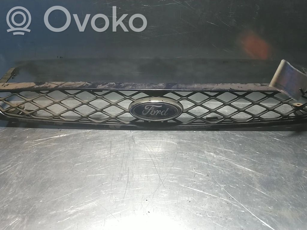 Ford Focus Front bumper upper radiator grill 