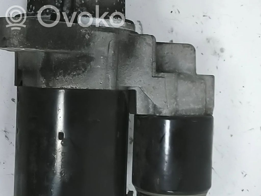 Volkswagen Golf V Starter motor 