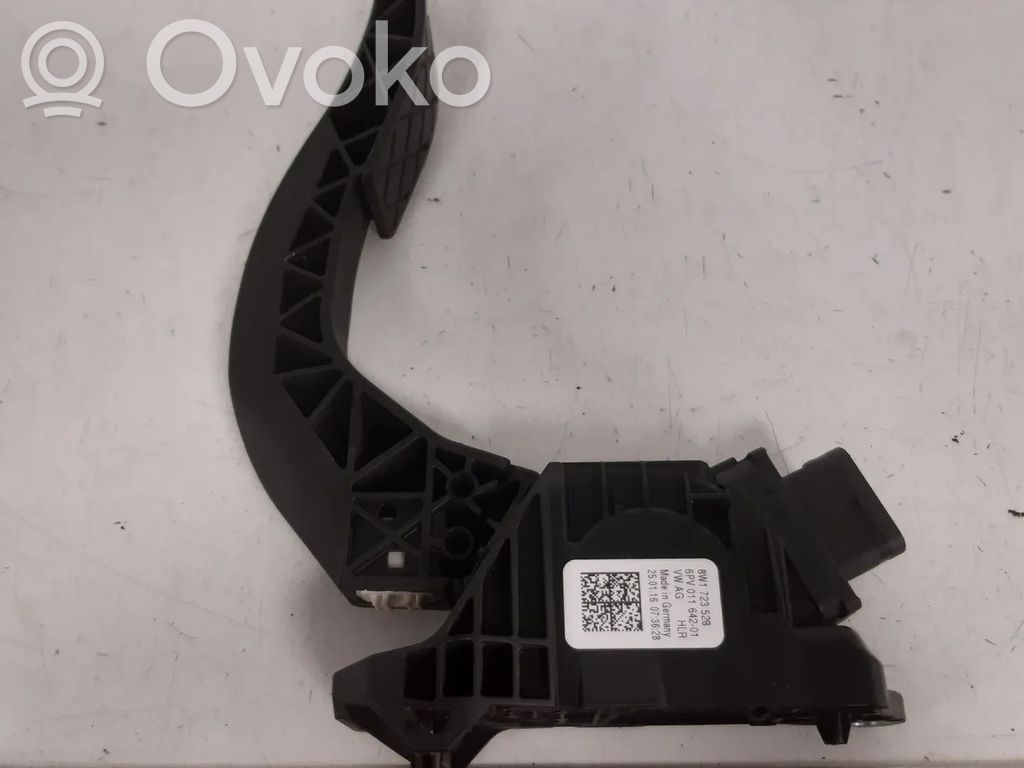Audi Q7 4M Czujnik położenia pedału gazu / przyspieszenia 