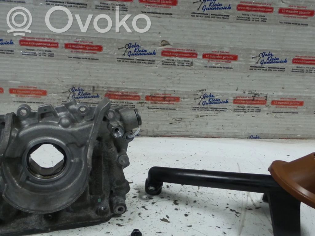 Ford C-MAX II Oil pump 