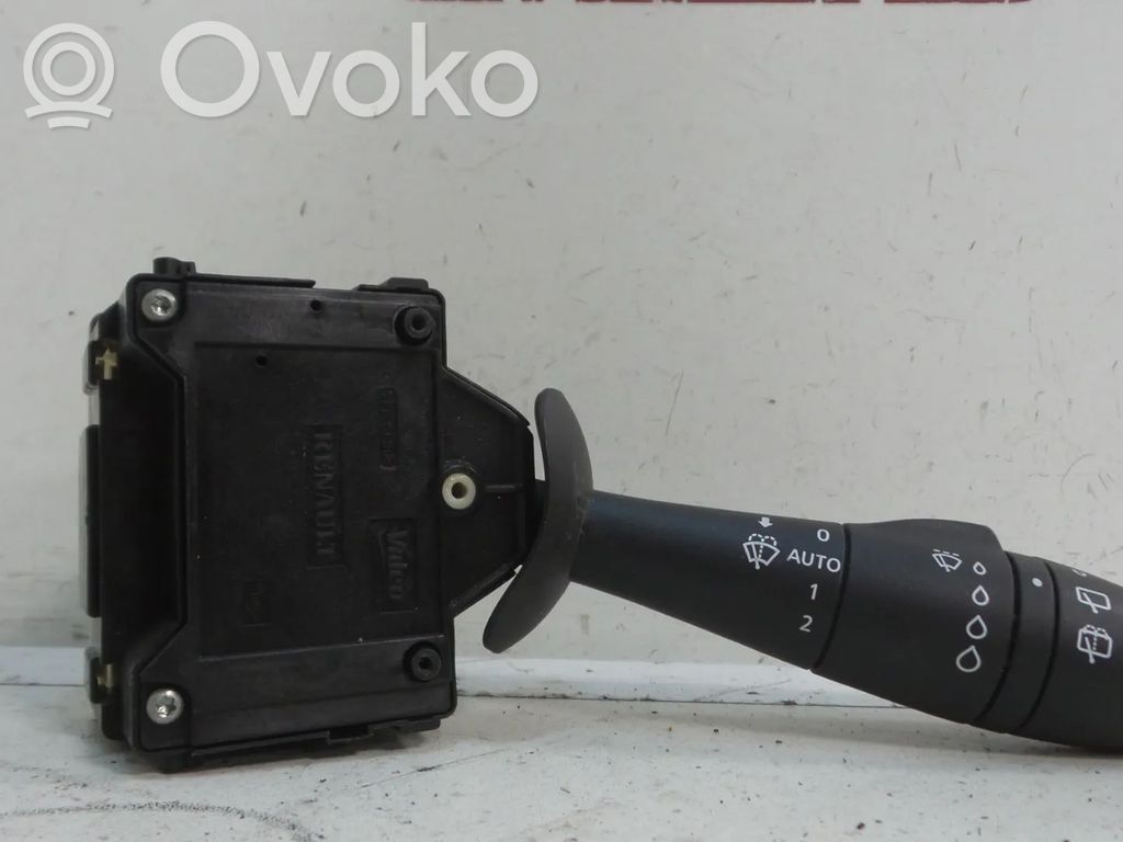 Renault Captur Pyyhkimen/suuntavilkun vipukytkin 