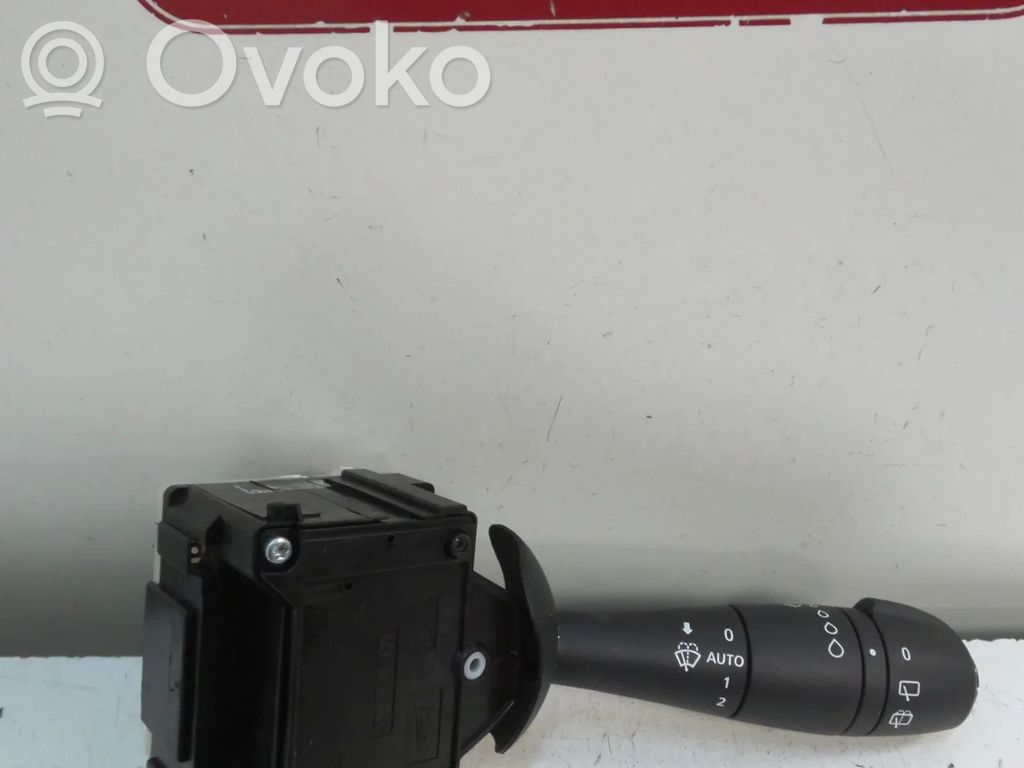 Renault Captur Pyyhkimen/suuntavilkun vipukytkin 
