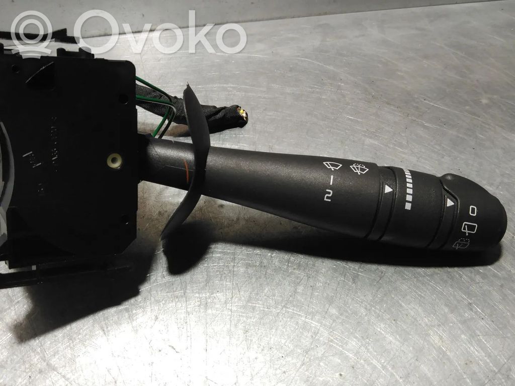 Renault Twingo II Interruptor/palanca de limpiador de luz de giro 