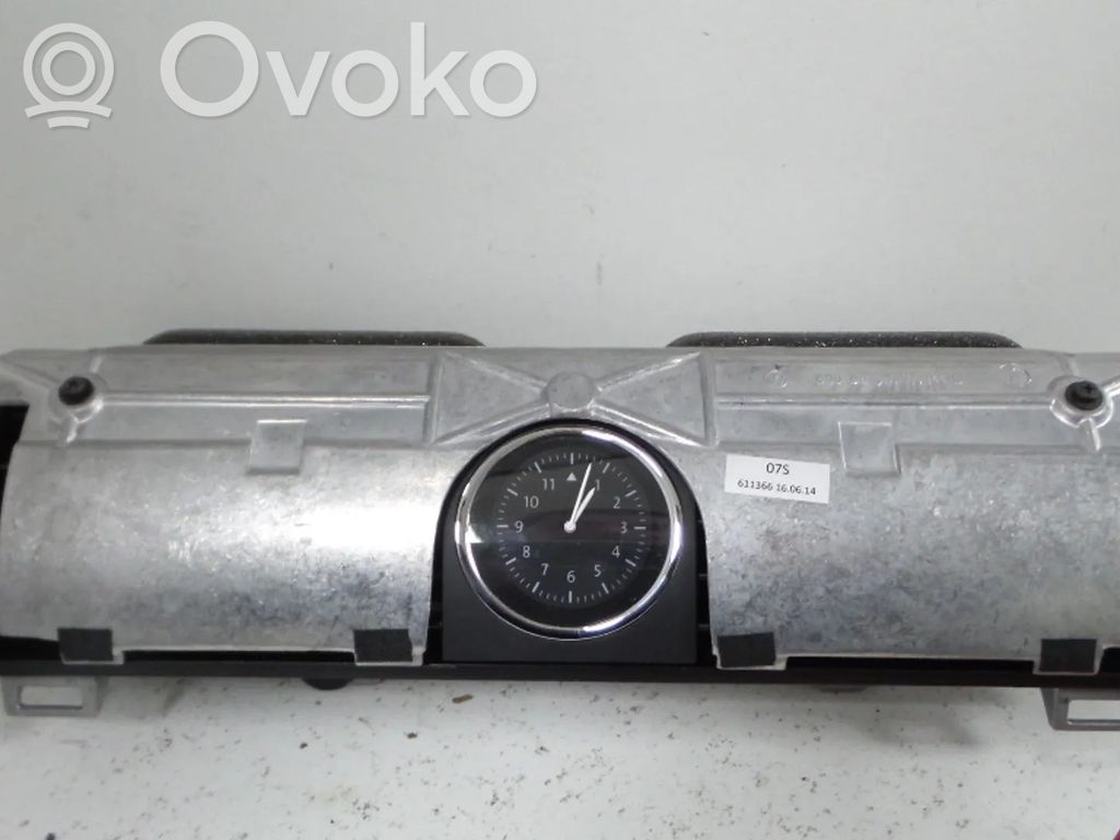 Volkswagen Phaeton Dashboard side air vent grill/cover trim 