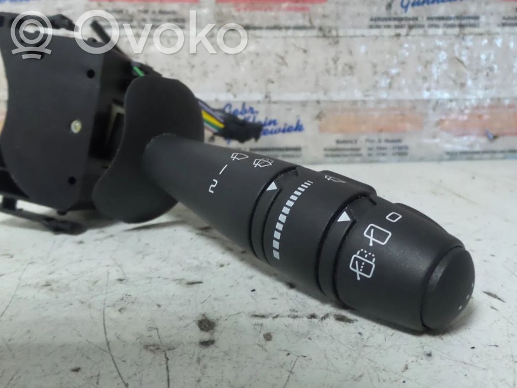 Renault Twingo II Wiper turn signal indicator stalk/switch 