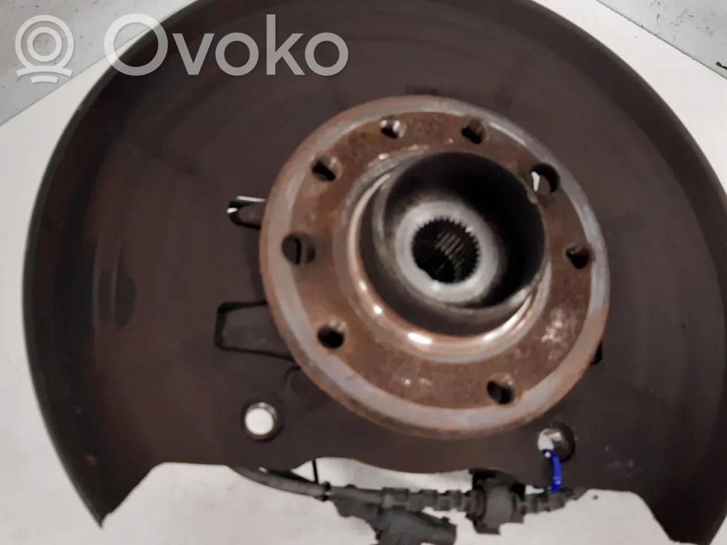 Opel Meriva B Zwrotnica koła przedniego 
