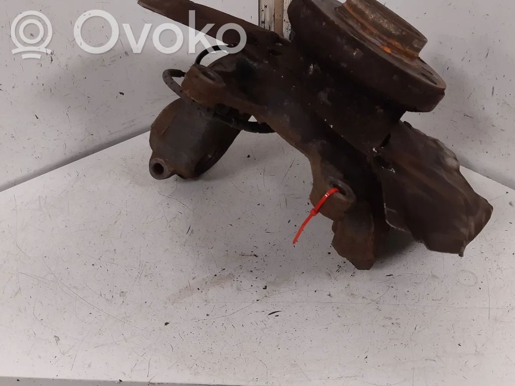 Front wheel hub spindle knuckle