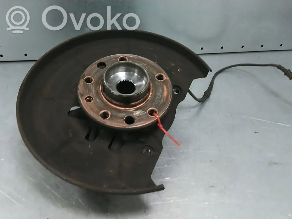 Opel Meriva B Zwrotnica koła przedniego 