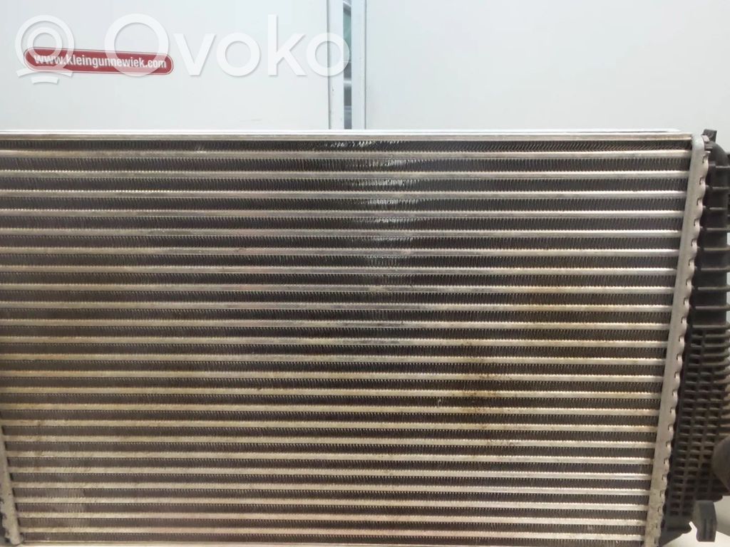Volkswagen Amarok Interkūlerio radiatorius 