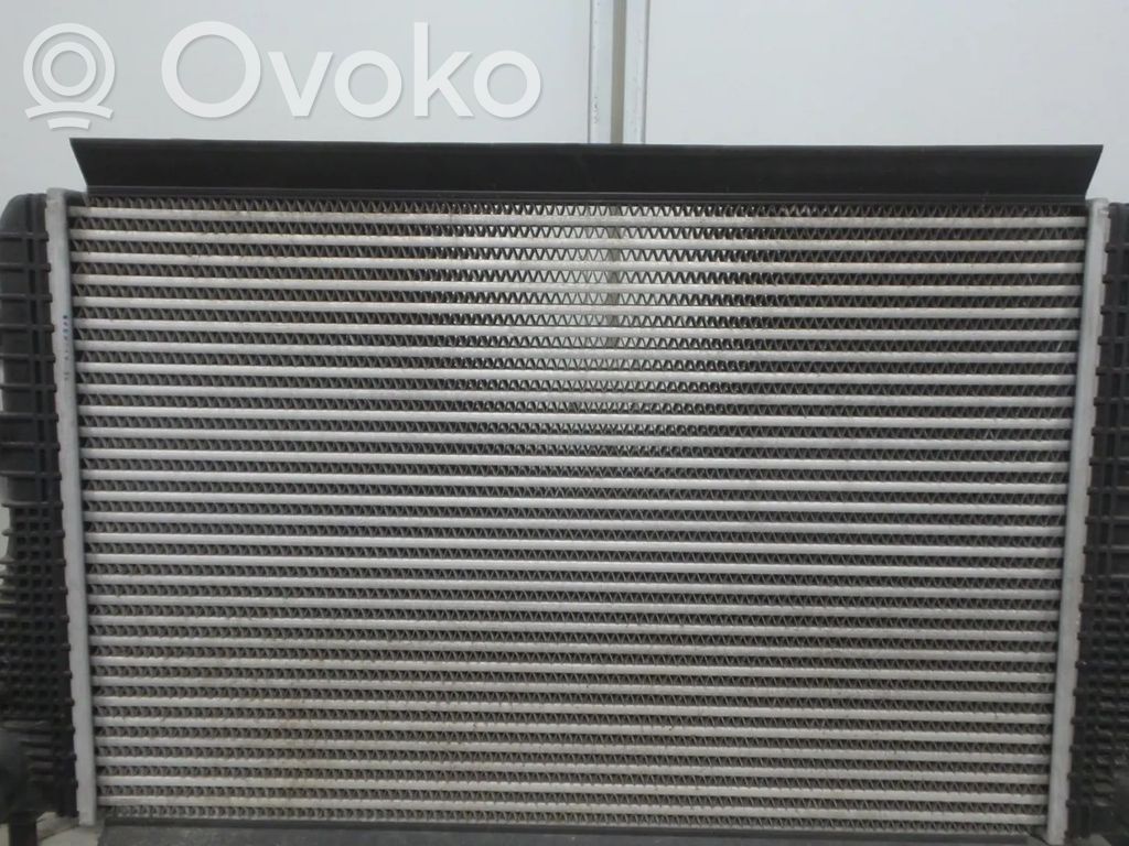 Volkswagen PASSAT B6 Interkūlerio radiatorius 