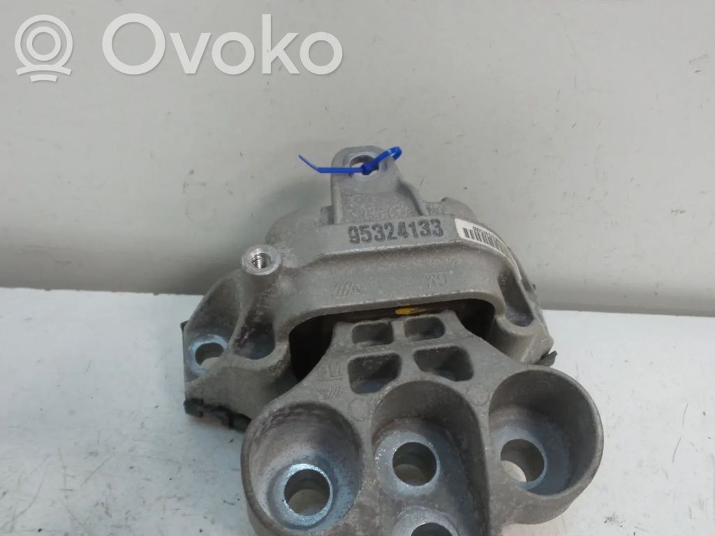 Opel Mokka Engine mount bracket 