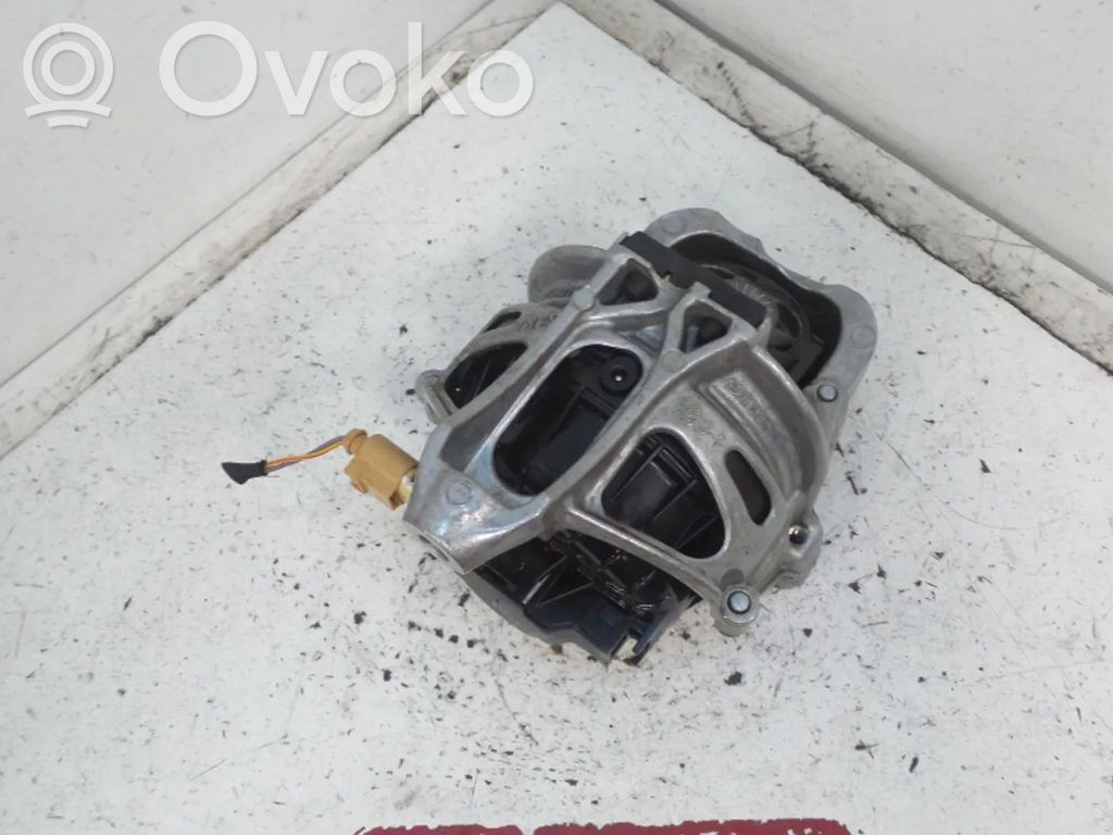 Volkswagen Touareg III Engine mount bracket 