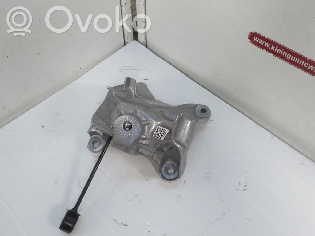 Audi A5 Engine mount bracket 