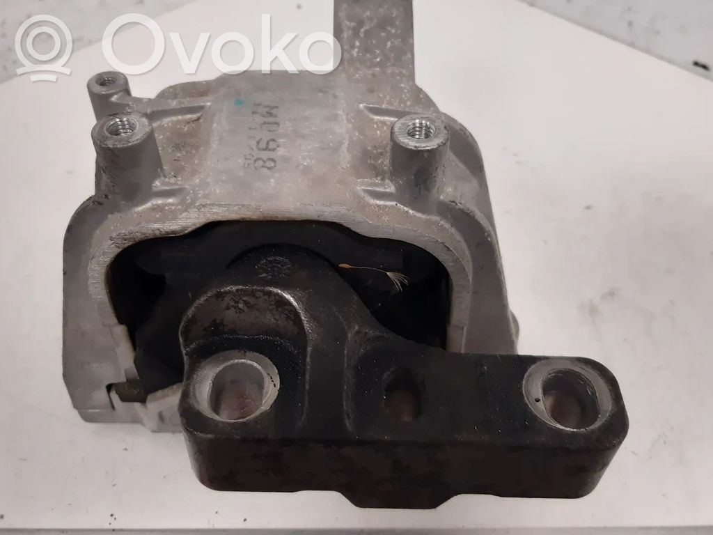 Volkswagen Tiguan Подушка двигателя 