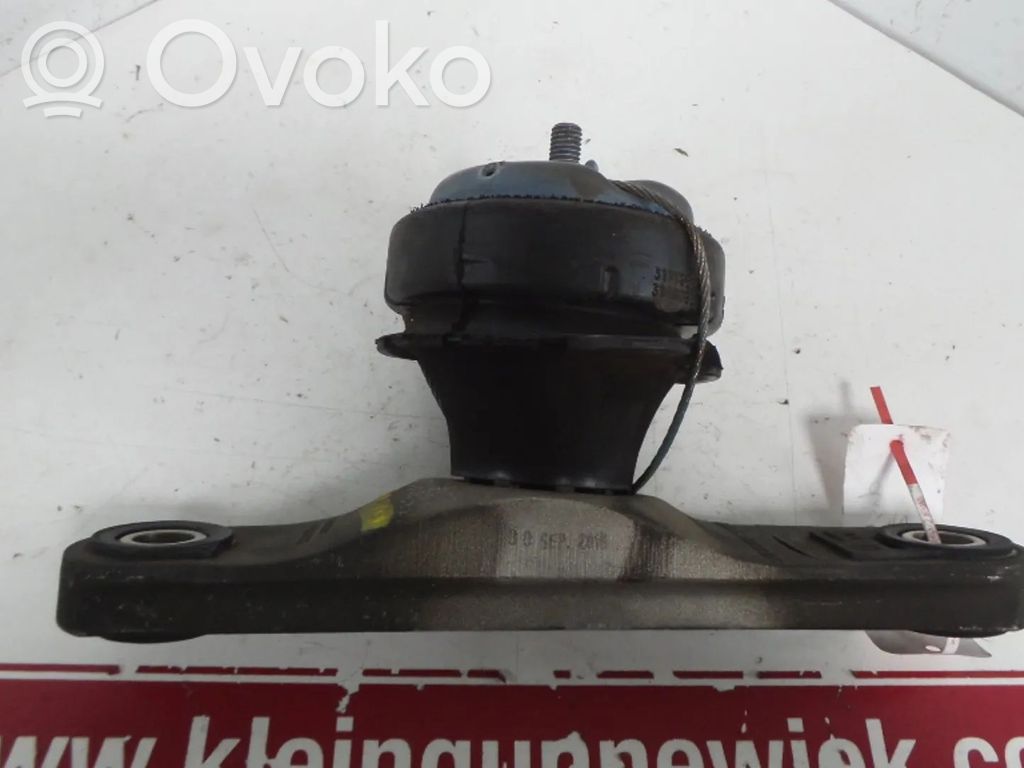 Volvo V40 Engine mount bracket 