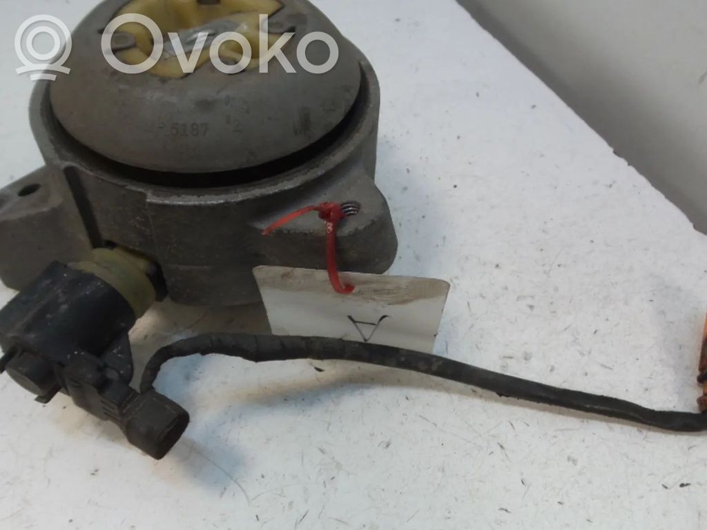 Audi A8 S8 D4 4H Engine mount bracket 
