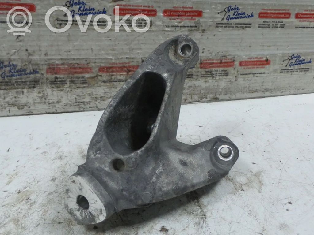 Audi A4 S4 B8 8K Engine mount bracket 