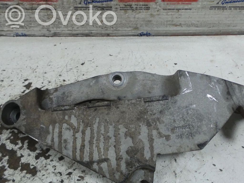 Opel Vectra C Engine mount bracket 