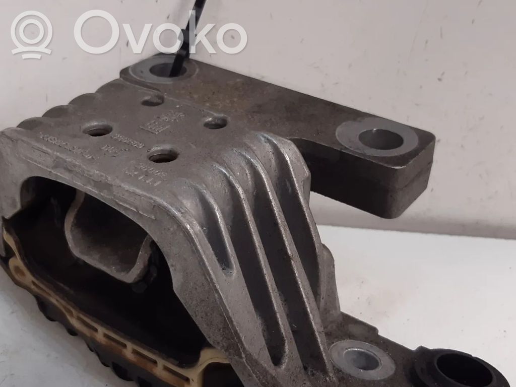 Vauxhall Astra K Engine mount bracket 
