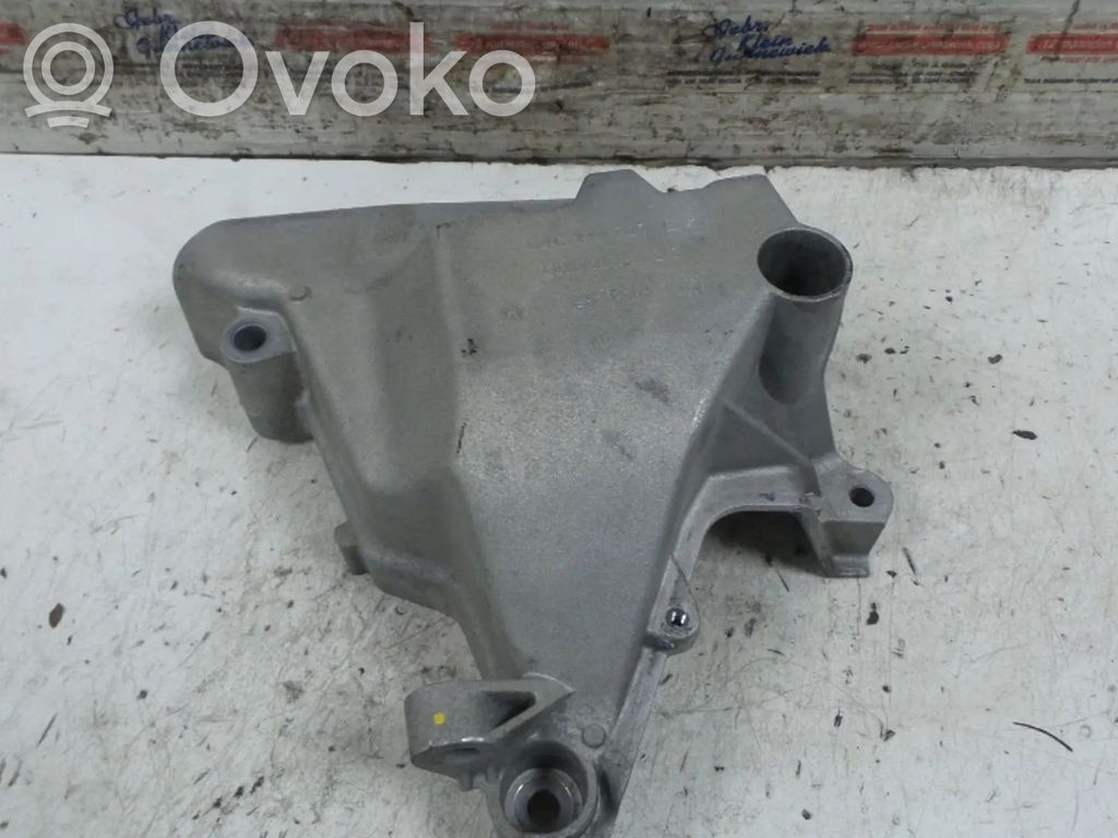Engine mount bracket   04C199207E,04C199207D,CHYA