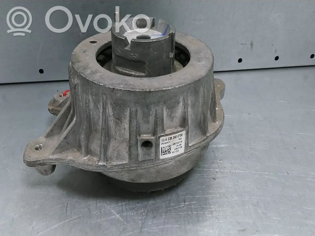Mercedes-Benz E W213 Engine mount bracket 