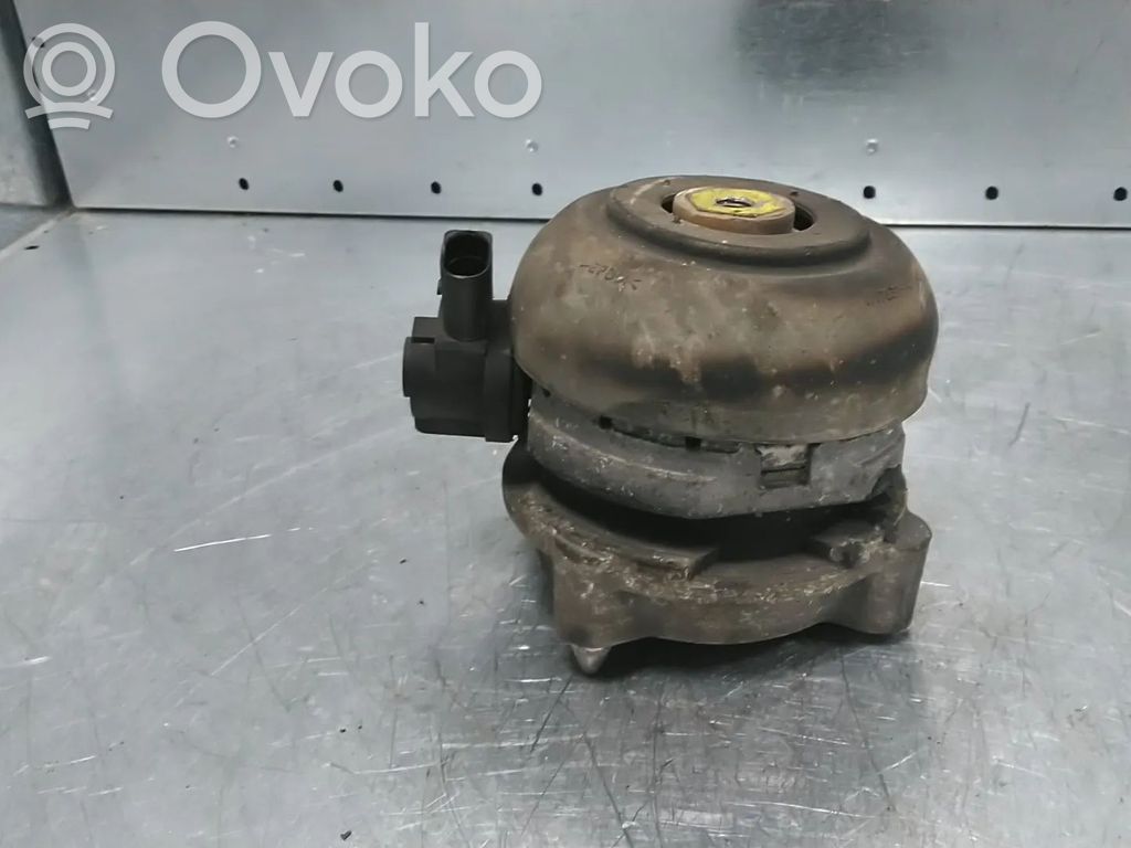 Audi A8 S8 D3 4E Engine mount bracket 