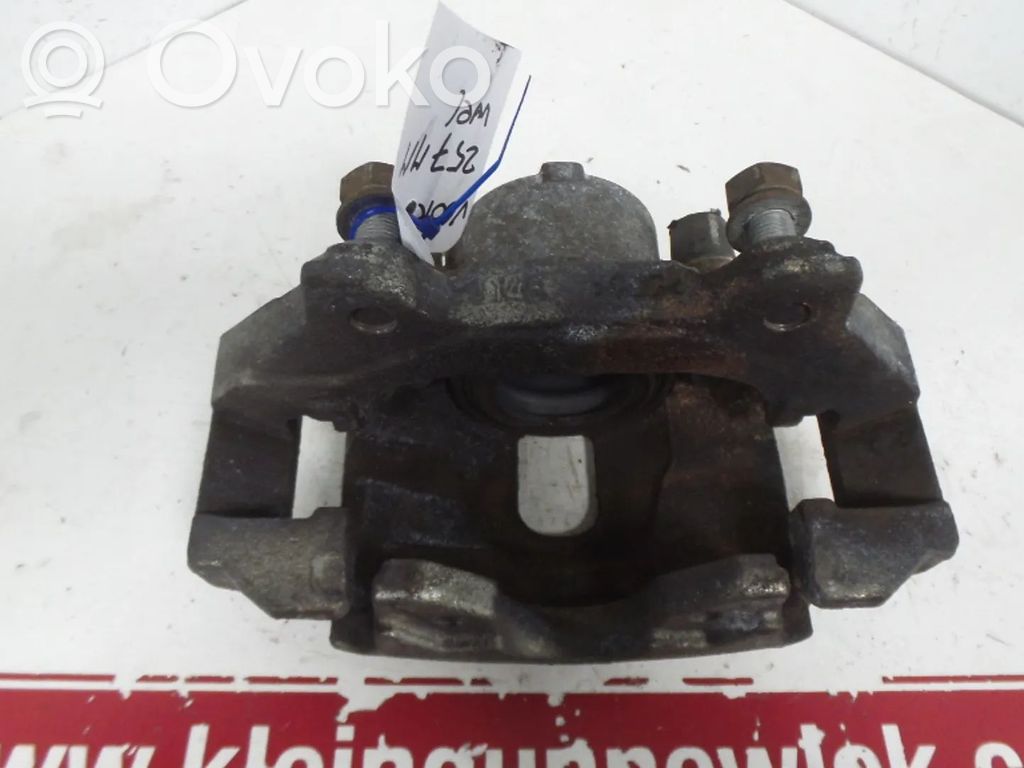 Opel Corsa E Передний суппорт 
