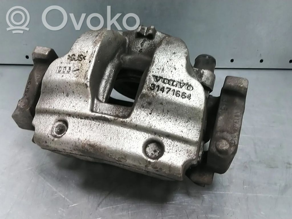 Volvo XC40 Etujarrusatula 