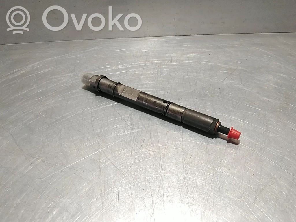 Volkswagen PASSAT B5 Fuel injector 