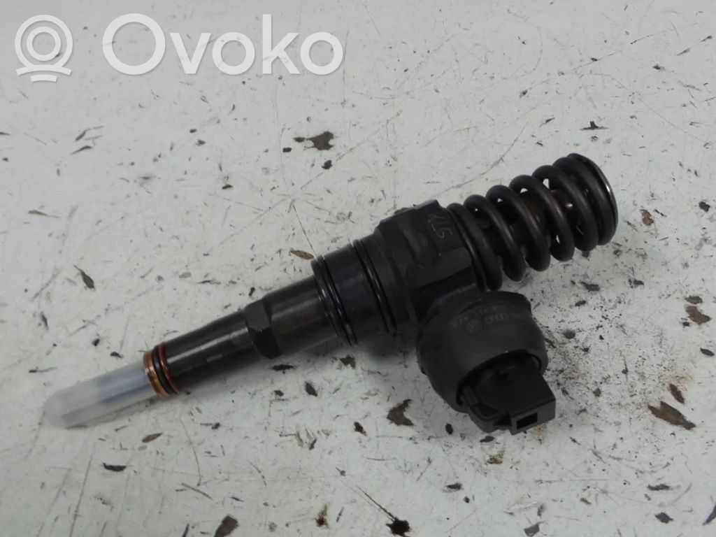 Volkswagen Touareg I Injector combustibil 
