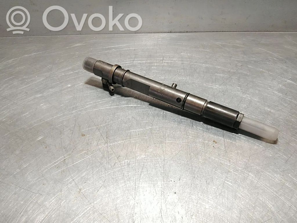 Audi A4 S4 B6 8E 8H Fuel injector 