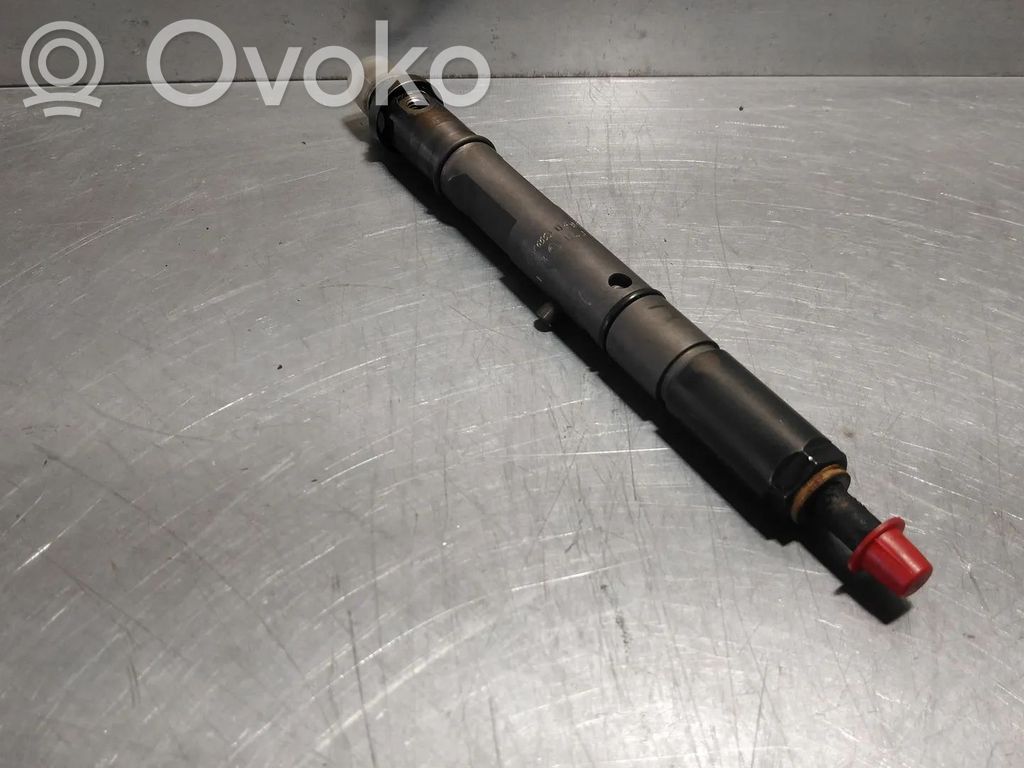 Volkswagen PASSAT B5 Fuel injector 