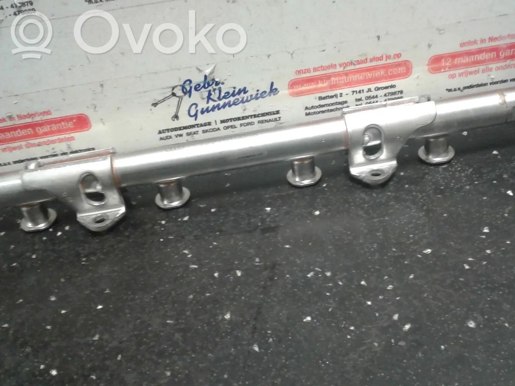 Audi A4 S4 B9 Kraftstoffverteiler Einspritzleiste Verteilerrohr 