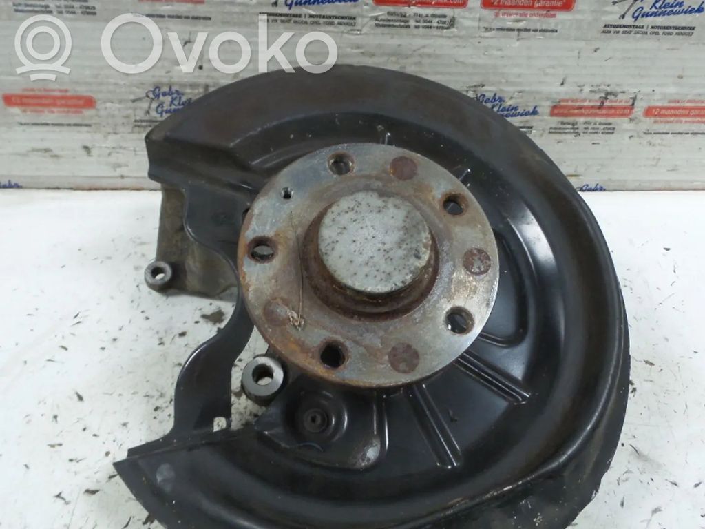 Volkswagen Golf VI Olka-akselin laakeripesä
